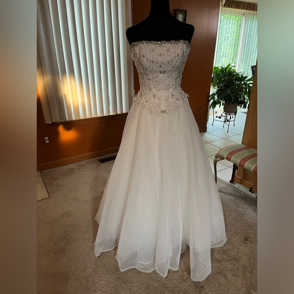 Eve of Milady vintage wedding dress with detachable train. Size 4, white.